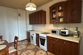 Продам просторную 4-х к.квартиру.